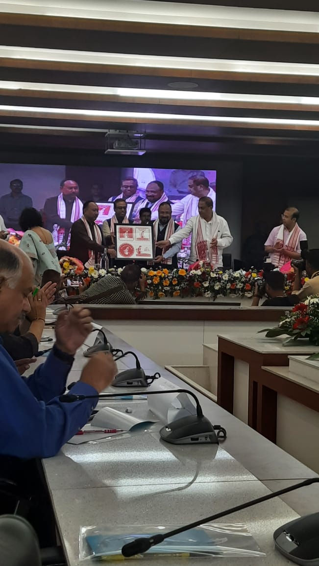 Bimal Bora, industry minister, Dy Chairman, Tea Board, K. Tasa, MP(Rajya Sabha) inaugurated the Assam tea logo at a function in the Administrative staff college. A short film on tea was screened and subsidy cheques were distributed to small growers. The logo color has been taken from gamusa.